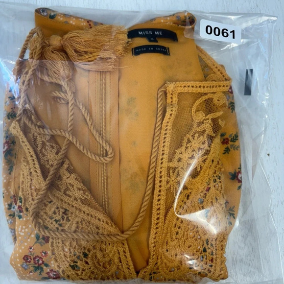 Miss Me Floral Peasant Blouse Yellow S - Picture 8 of 8